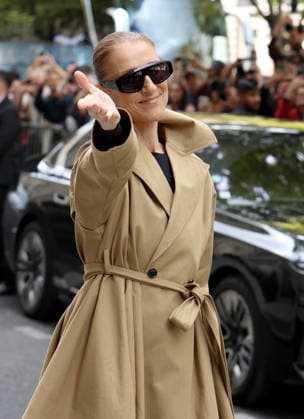 CÃ line Dion arrive Ã Paris au Royal Monceau CÃ line Dion arrive Ã Paris au Royal Monceau Paris, Le 28 Aout 2026 Ses shows se tiendront Ã partir du 12 septembre Ã la Plenitude Arena, immense salle couverte situÃ e Ã Nanterre (Hauts-de-Seine). Elle a prÃ vu d assurer trois concerts par semaine, les mercredis, vendredis et samedis, devant plus de 30.000 spectateurs par soir. Dix autres concerts sont Ã galement prÃ vus en mai 2027 Celine Dion Arrives in Paris at the Royal Monceau Paris, August 28, 2026 Celine Dion has arrived in Paris and is staying at the Royal Monceau. Her shows will begin on September 12 at the PlÃ nitude Arena, a huge indoor venue located in Nanterre, in the Hauts-de-Seine department. She is scheduled to perform three  Copyright: xDidierxFereyx