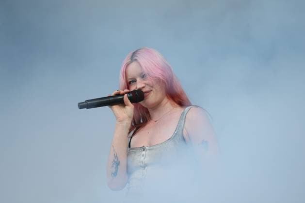 Rock en Seine Music Festival PHOTOPQR LE PARISIEN Jean Baptiste Quentin Staff Saint Cloud 08 28 2026 Friday, August 28, 2026 Saint Cloud Park Rock en Seine Music Festival WET LEG CONCERT Photo by Jean Baptiste Quentin Local Caption Rock en Seine, Saint Cloud, 92, France  Copyright: xPHOTOPQR LExPARISIEN MAXPPPxJean-BaptistexQuentinx(Staff)x 20260828LPA7687 20260828LPA7687