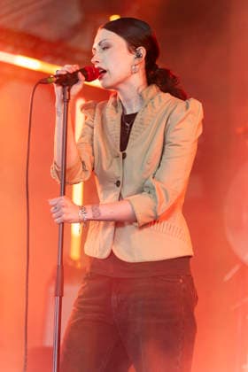 Violet Grohl performs at Leeds Festival Violet Grohl performs at Leeds Festival 2026, Bramham Park, Leeds, 28th August 2026, Credit:Mike Gray MIKE GRAY - B4227 Avalon  Copyright: xMikexGrayx xMIKExGRAYx-xB4227x xAvalonx 1128987580