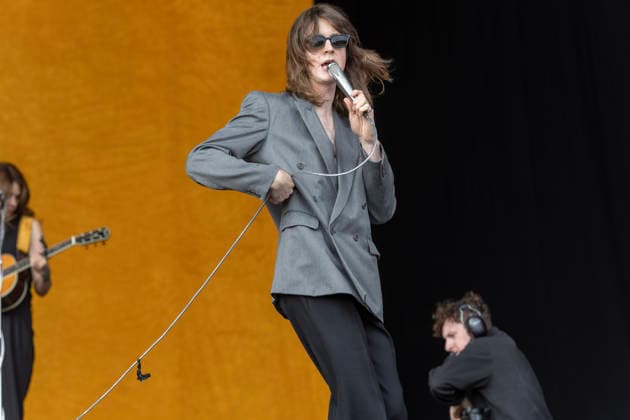 Blossoms perform at Leeds Festival Tom Ogden of british band Blossoms performs at Leeds Festival 2026, Bramham Park, Leeds, 28th August 2026, Credit:Mike Gray MIKE GRAY - B4227 Avalon  Copyright: xMikexGrayx xMIKExGRAYx-xB4227x xAvalonx 1128987523