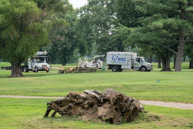 August 28, 2026, Washington, Dc, USA: Work crews have begun cutting down trees in the East Potomac Golf Course in Washington, D.C. on August 28, 2026. Officials say this is routine maintenance, but others fear President Trump is moving to renovate the golf course without the proper approval process. Washington USA  - ZUMAl312 20260828_znp_l312_019 Copyright: xAndrewxLeydenx