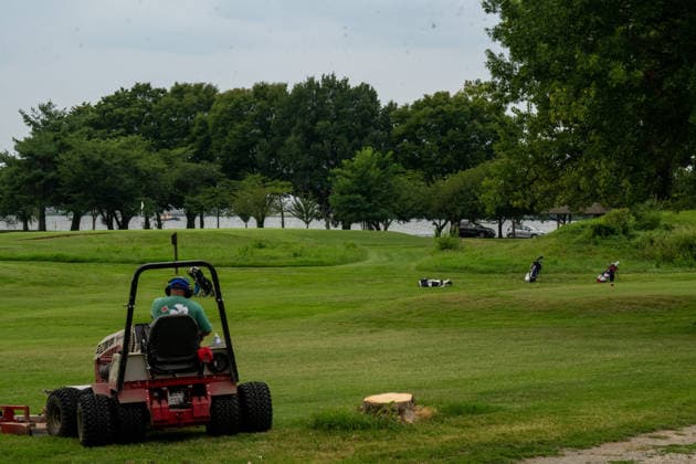 August 28, 2026, Washington, Dc, USA: Work crews have begun cutting down trees in the East Potomac Golf Course in Washington, D.C. on August 28, 2026. Officials say this is routine maintenance, but others fear President Trump is moving to renovate the golf course without the proper approval process. Washington USA - ZUMAl312 20260828_znp_l312_015 Copyright: xAndrewxLeydenx