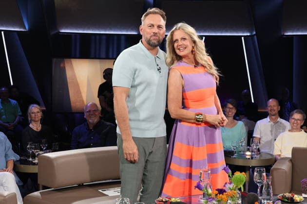 Steven Gätjen and Barbara Schöneberger will host the NDR Talk Show on August 28, 2026, on NDR Television’s Channel 3; a photo op will take place before the taping on July 3, 2026, at the Hamburg Lokstedt television studio.