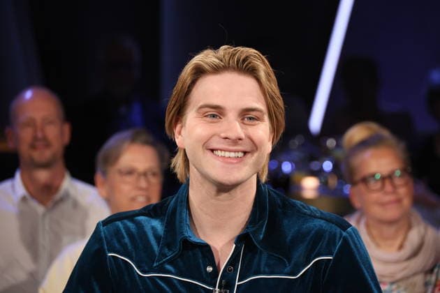 Vincent Gross, singer, appeared as a guest on the NDR Talk Show on August 28, 2026, on NDR Television’s Channel 3; photo op before the taping on July 3, 2026, at the Hamburg Lokstedt television studio