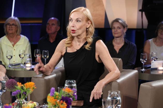 Ute Lemper, singer and actress, guest on the NDR Talk Show on August 28, 2026, on NDR Television’s Channel 3; photo op before the taping on July 3, 2026, at the Hamburg Lokstedt television studio