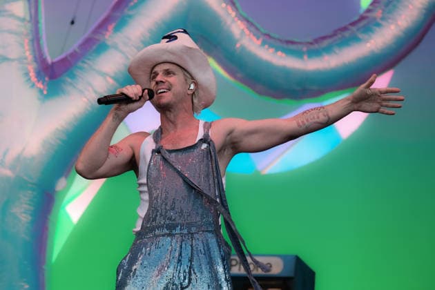Scissor Sisters Perform at Victorious Festival in Southsea, UK - 28 Aug 2026 Jake Shears, lead singer with American pop rock band Scissor Sisters performing live on stage at Victorious Festival. Southsea United Kingdom Copyright: xDawnxFletcher-Parkx xSOPAxImagesx DSCF8626