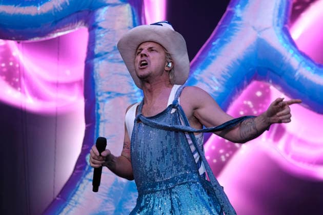 August 28, 2026, Southsea, Hampshire, United Kingdom: Jake Shears, lead singer with American pop rock band Scissor Sisters performing live on stage at Victorious Festival. Southsea United Kingdom - ZUMAs197 20260828_aaa_s197_055 Copyright: xDawnxFletcher-Parkx