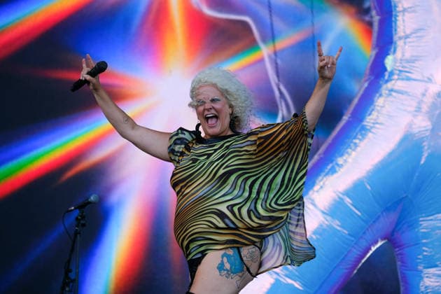 August 28, 2026, Southsea, Hampshire, United Kingdom: Backing vocalist and dancer Amber Martin with American pop rock band Scissor Sisters performing live on stage at Victorious Festival. Southsea United Kingdom - ZUMAs197 20260828_aaa_s197_059 Copyright: xDawnxFletcher-Parkx