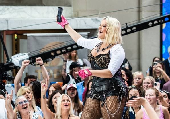 Bebe Rexha performs on NBC Today show in New York City Bebe Rexha performs on NBC Today show Citi Concert Series at Rockefeller Plaza in New York City. 28 Aug 2026 Pictured: Bebe Rexha.  Copyright: xThexMegaxAgencyxMEGAx
