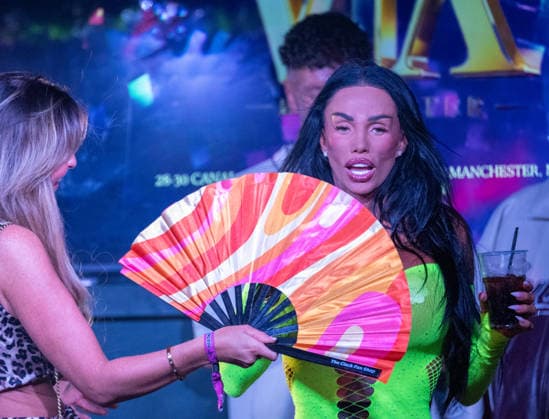 Kate Price at Manchester Village Pride 2026 in Manchester, UK - 28 Aug 2026 Model turned singer Katie Price is fanned on stage to keep cool during her performance at Via Manchester on Canal Street for the inaugural Manchester Village Pride 2026. The reality TV icon teased the packed crowd, playing with her hair and striking dramatic poses in the sweltering heat of the venue, pausing occasionally for drags from her vape and sips of her drink. Delivering an interactive set, Price invited excited members of the audience onto the stage to sing along with her, leaving several fans visibly emotional as they shared the microphone with the star. Manchester United Kingdom Copyright: xGaryxRobertsx xSOPAxImagesx GROBERTS-33