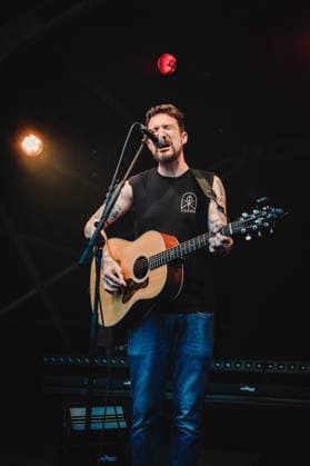 Frank Turner live in Rubigen, Switzerland Rubigen, Switzerland. 28th, August 2026. The English singer, songwriter and musician Frank Turner performs a live concert at Muhle Hunziken in Rubigen. Switzerland, Rubigen  Copyright: xGonzalesxPhoto TilmanxJentzschx