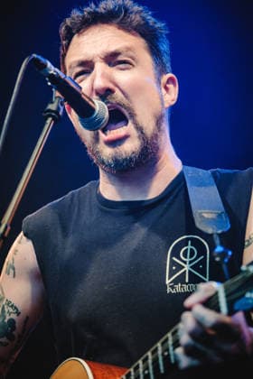 Frank Turner live in Rubigen, Switzerland Rubigen, Switzerland. 28th, August 2026. The English singer, songwriter and musician Frank Turner performs a live concert at Muhle Hunziken in Rubigen. Switzerland, Rubigen  Copyright: xGonzalesxPhoto TilmanxJentzschx