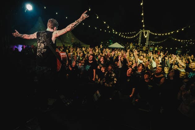 Frank Turner live in Rubigen, Switzerland Rubigen, Switzerland. 28th, August 2026. The English singer, songwriter and musician Frank Turner performs a live concert at Muhle Hunziken in Rubigen. Switzerland, Rubigen  Copyright: xGonzalesxPhoto TilmanxJentzschx