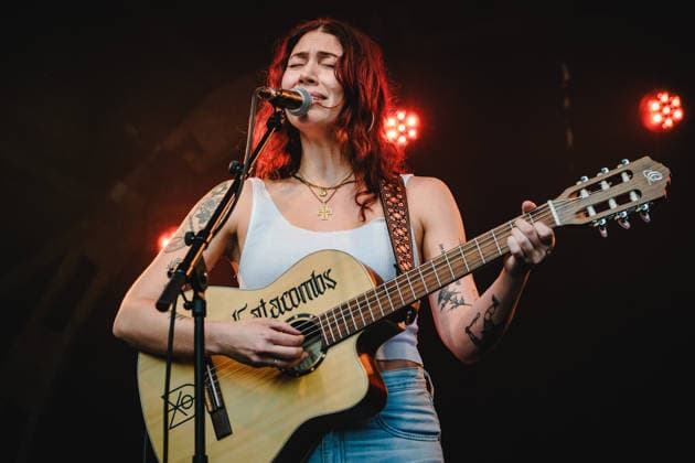 Katacombs live in Rubigen, Switzerland Rubigen, Switzerland. 28th, August 2026. Singer, songwriter and musician Katacombs performs a live concert at Muhle Hunziken in Rubigen. Switzerland, Rubigen  Copyright: xGonzalesxPhoto TilmanxJentzschx