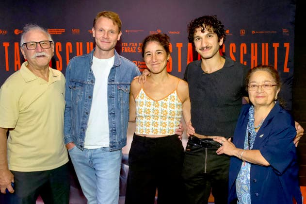 Faraz Shariat with his parents, Nasser Shariat and Nasser Shariat, and guests at the premiere of the movie *Staatsschutz* at Cinenova in Cologne, August 28, 2026 Foto:xC.xAdolph xFuturexImagex staatsschutz_6713