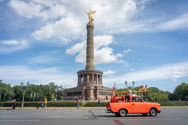 Fahrzeugkorso, 175-jähriges Jubiläum, Berliner Feuerwehr Berlin, Fahrzeugkorso der Berliner Feuerwehr, 175-jähriges Jubiläum, Großer Stern, Notruf 112 Berlin Berlin GER *** Vehicle parade, 175th anniversary, Berlin Fire Department, Berlin Fire Department vehicle parade, 175th anniversary, Großer Stern, Emergency Number 112, Berlin, Germany