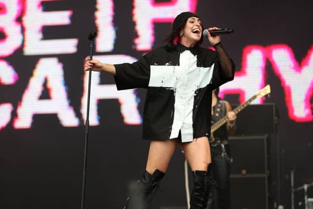 Beth McCarthy performs at Leeds Festival Beth McCarthy performs at Leeds Festival 2026, Bramham Park, Leeds, 29th August 2026, Credit:Mike Gray MIKE GRAY - B4227 Avalon  Copyright: xMikexGrayx xMIKExGRAYx-xB4227x xAvalonx 1129083295