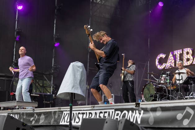 Cat Ballou at the Oh wie schön Festival on the Kunst Rasen in Bonn, August 29, 2026. The Cologne-based dialect pop band Cat Ballou performing live outdoors on the Kunst Rasen in Bonn, Bonn, Gronau, North Rhine-Westphalia, Germany Copyright: xMarcxJohnx