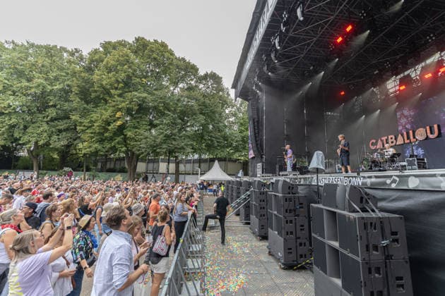 Cat Ballou at the Oh wie schön Festival on the Kunst Rasen in Bonn, August 29, 2026. The Cologne-based dialect pop band Cat Ballou performing live outdoors on the Kunst Rasen in Bonn, Bonn, Gronau, North Rhine-Westphalia, Germany Copyright: xMarcxJohnx