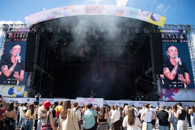 Austrian singer Victoria Claudia Zechner will perform at the Superbloom Festival 2026 in Munich’s Olympic Park. Zechner wows the audience during her performance on the festival stage in Munich’s Olympic Park, Munich, Bavaria, Germany
