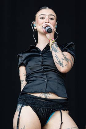 Austrian singer Victoria Claudia Zechner will perform at the Superbloom Festival 2026 in Munich’s Olympic Park. Zechner wows the audience during her performance on the festival stage in Munich’s Olympic Park, Munich, Bavaria, Germany
