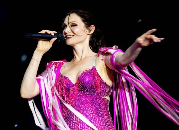 Sophie Ellis-Bextor performing at Carfest 2026 Sophie Ellis-Bextor performing at Carfest 2026 Sliverstone, Northampton England 28.08.26. 28 Aug 2026 Pictured: Sophie Ellis-Bextor performing at Carfest 2026 Sliverstone, Northampton England 28.08.26.  Copyright: xThexMegaxAgencyxMEGAx