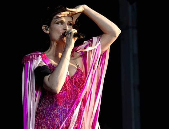 Sophie Ellis-Bextor performing at Carfest 2026 Sophie Ellis-Bextor performing at Carfest 2026 Sliverstone, Northampton England 28.08.26. 28 Aug 2026 Pictured: Sophie Ellis-Bextor performing at Carfest 2026 Sliverstone, Northampton England 28.08.26.  Copyright: xThexMegaxAgencyxMEGAx