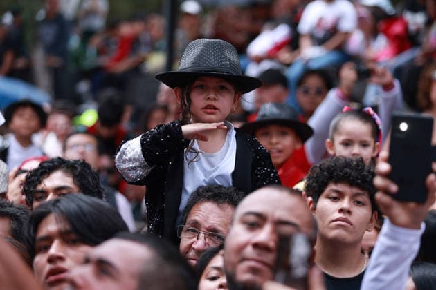 ?Massive Michael Jackson Thriller Dance Tribute MEXICO CITY, MEXICO - AUGUST 29: A fan of Michael Jackson takes part in a massive Thriller dance tribute, at the Monument to the Revolution, in Mexico City, Mexico on August 29, 2026. ?Hundreds of fans gathered dressed as the legendary American singer, known as the King of Pop, to perform the iconic choreography and celebrate what would have been his 68th birthday. Daniel Cardenas Anadolu Mexico City Mexico. Editorial use only. Please get in touch for any other usage.  Copyright: x2026xAnadoluxDanielxCardenasx