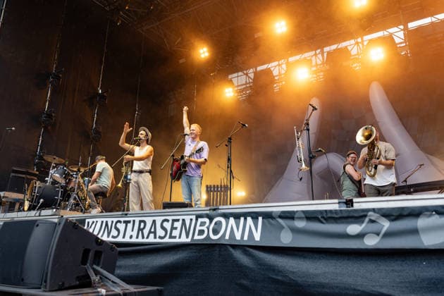 Fäaschtbänkler at the Oh wie schön Festival on the Kunst Rasen in Bonn, August 29, 2026. The Swiss new folk music band Fäaschtbänkler performing live outdoors on the Kunst Rasen in Bonn, Bonn-Gronau, North Rhine-Westphalia, Germany Copyright: xMarcxJohnx