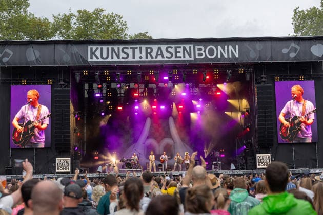 Fäaschtbänkler at the Oh wie schön Festival on the Kunst Rasen in Bonn, August 29, 2026. The Swiss new folk music band Fäaschtbänkler performing live outdoors on the Kunst Rasen in Bonn, Bonn-Gronau, North Rhine-Westphalia, Germany Copyright: xMarcxJohnx