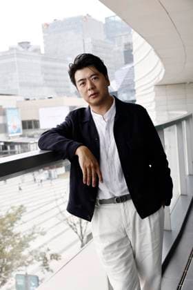 SHANGHAI, CHINA - AUGUST 29: Pianist Lang Lang poses for a photo during a public piano masterclass at the West Bund Grand Theatre on August 29, 2026 in Shanghai, China. The event marked the opening of the 2026 Xuhui Famous Artists Season, featuring interactions between Lang Lang and eight young students.  Copyright: xChinaxNewsxServicex 111662895332