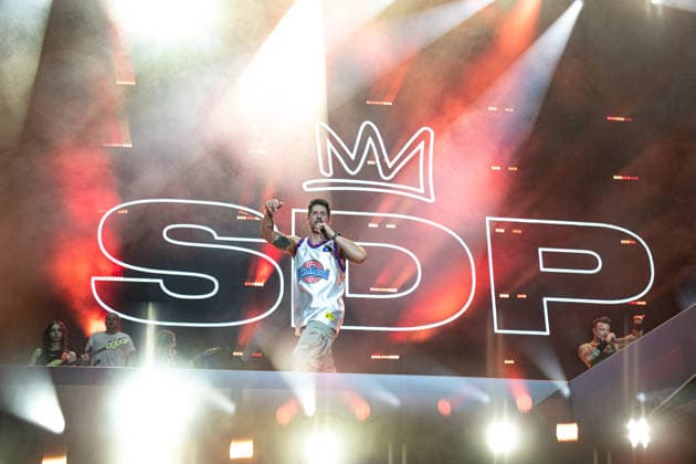 German singer Vincent Stein, also known as Beatzarre, of the band SDP during his performance at the Superbloom Festival in Munich s Olympic Park on August 29, 2026, Munich Olympic Park, Bavaria, Germany