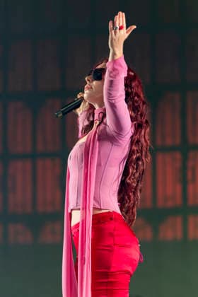 Rose Gray performs at Leeds Festival Rose Gray performs at Leeds Festival, Bramham Park, Leeds, 29th August 2026, Credit:Mike Gray MIKE GRAY - B4227 Avalon  Copyright: xMikexGrayx xMIKExGRAYx-xB4227x xAvalonx 1129201142