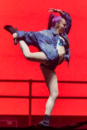 Adela performs at Leeds Festival Slovak singer-songwriter and dancer Adela (AdÃ la Jergova) performs at Leeds Festival, Bramham Park, Leeds 29th August 2026, Credit:Mike Gray MIKE GRAY - B4227 Avalon  Copyright: xMikexGrayx xMIKExGRAYx-xB4227x xAvalonx 1129199513