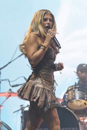 Skye Newman performs at Leeds Festival Skye Newman performs at Leeds Festival, Bramham Park, Leeds, 29th August 2026, Credit:Mike Gray MIKE GRAY - B4227 Avalon  Copyright: xMikexGrayx xMIKExGRAYx-xB4227x xAvalonx 1129200090