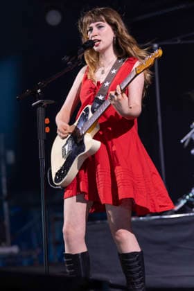 Florence Road perform at Leeds Festival Lily Aron of Florence Road performs at Leeds Festival, Bramham Park, Leeds, 29th August 2026, Credit:Mike Gray MIKE GRAY - B4227 Avalon  Copyright: xMikexGrayx xMIKExGRAYx-xB4227x xAvalonx 1129200311