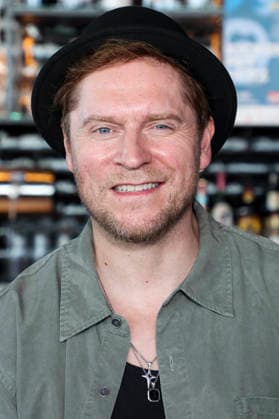 CNTV HERZKICKEN: Johannes Oerding at the press conference for the Kicken mit Herz charity event at Restaurant Karo Paul im Bunker, Feldstraße 27, Hamburg, Germany, on August 2026