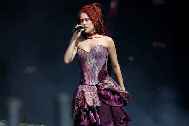 Absolutely performs at Leeds Festival Singer Absolutely (Abby Keen) performs at Leeds Festival, Bramham Park, Leeds, 30th August 2026, Credit:Mike Gray MIKE GRAY - B4227 Avalon  Copyright: xMikexGrayx xMIKExGRAYx-xB4227x xAvalonx 1129289383