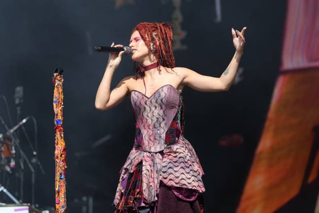 Absolutely performs at Leeds Festival Singer Absolutely (Abby Keen) performs at Leeds Festival, Bramham Park, Leeds, 30th August 2026, Credit:Mike Gray MIKE GRAY - B4227 Avalon  Copyright: xMikexGrayx xMIKExGRAYx-xB4227x xAvalonx 1129289401