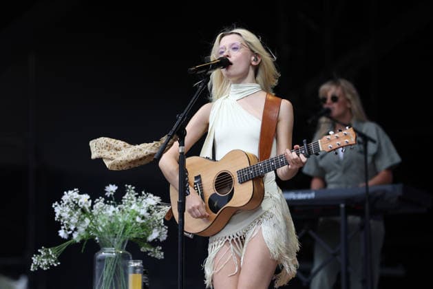 Maisie Peters performs at Leeds Festival Maisie Peters performs at Leeds Festival, Bramham Park, Leeds 30th August 2026, Credit:Mike Gray MIKE GRAY - B4227 Avalon  Copyright: xMikexGrayx xMIKExGRAYx-xB4227x xAvalonx 1129313210