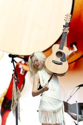 Maisie Peters performs at Leeds Festival Maisie Peters performs at Leeds Festival, Bramham Park, Leeds 30th August 2026, Credit:Mike Gray MIKE GRAY - B4227 Avalon  Copyright: xMikexGrayx xMIKExGRAYx-xB4227x xAvalonx 1129313288
