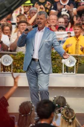ZDF Fernsehgarten 2026: Semino Rossi at the ZDF Fernsehgarten, themed Schlager Party, on August 30, 2026, in Mainz, Rhineland-Palatinate, Germany