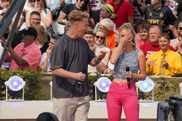 ZDF Fernsehgarten 2026 NEONLICHT, a music duo consisting of Nadine Ellrich and Julian Fiege, at the ZDF Fernsehgarten with the theme Schlager Party on August 30, 2026, in Mainz, Rhineland-Palatinate