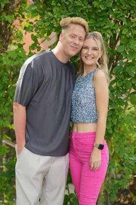 ZDF Fernsehgarten 2026: NEONLICHT, a music duo consisting of Nadine Ellrich and Julian Fiege, will perform at the ZDF Fernsehgarten under the theme Schlager Party on August 30, 2026, in Mainz, Rhineland-Palatinate.