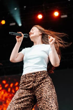 Sigrid at Victorious Festival Portsmouth 30 aug 2026 Norwegian Synth Pop icon Sigrid gets the crowd pumed on the final day of Victorious Fesitval Southsea Portsmouth 30 Aug 2026, Credit:commonlight James Boughton Avalon  Copyright: xcommonlightx xJamesxBoughtonx xAvalonx 1129357718