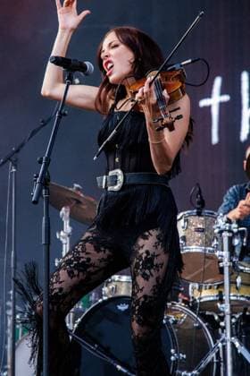 August 29, 2026, Edmonton, Alberta, Canada: Mackenzie Porter of the Country Music group Thelma & James, performs at Boots and Hearts West Country Music Festival..The Country Music group Thelma & James, a husband-and-wife duo of Mackenzie Porter and Jake Etheridge, performs at Boots and Hearts West Country Music Festival. The Duo just completed a tour run supporting the Luke CombsÃ¢â‚¬Ëœ stadium My Kinda Saturday Night Tour Edmonton Canada - ZUMAs197 20260829_aaa_s197_603 Copyright: xRonxPalmerx