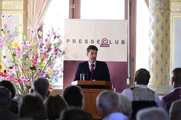 Tobias Wolf at the 27th presentation of the prestigious Erich Kästner Prize to Samuel Koch by the Dresden Press Club at Albrechtsberg Castle in Dresden, August 30, 2026 Copyright: xMatthiasxWehnertx