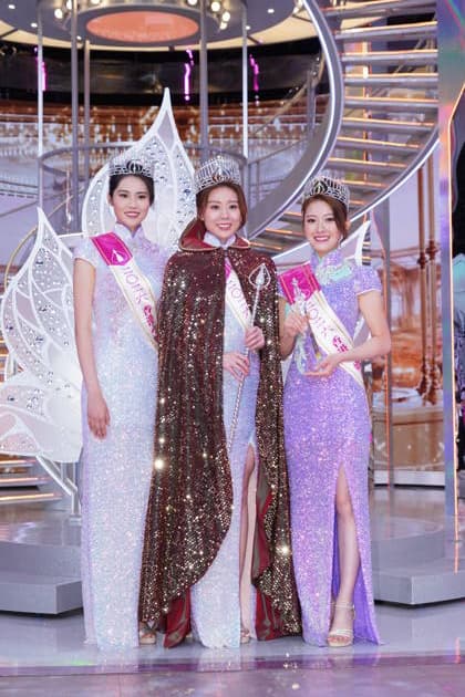 HONG KONG, CHINA - AUGUST 30: First runner-up Ada Tang, Miss Hong Kong 2026 Bernice Yuen, second runner-up Scarlett Li pose at the Miss Hong Kong 2026 pageant on August 30, 2026 in Hong Kong, China.  Copyright: xVCGx 111663131007