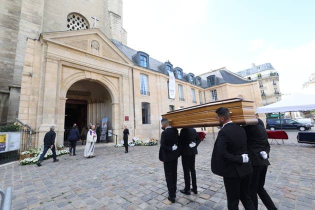 Nicolas Altmayer Funeral - Paris Coffin during the funeral of French film producer Nicolas Altmayer at Saint Germain des Pres church in Paris, France on August 31, 2026. He was the co-founder of Mandarin Compagnie, and died in a car accident with his partner, Dior executive Mathilde Favier on August 17, aged 61 and 57, respectively. Photo by Raphael Lafargue ABACAPRESS.COM Paris France  Copyright: xLafarguexRaphael ABACAx