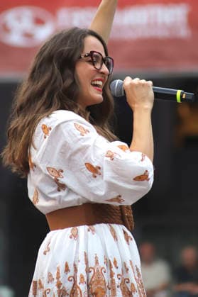 Meli Stein live at the 2026 Summer Open Air at the Kitzbühel Tennis Stadium, August 29, 2026 Foto:xS.xNömerx xFuturexImagex stein_6801